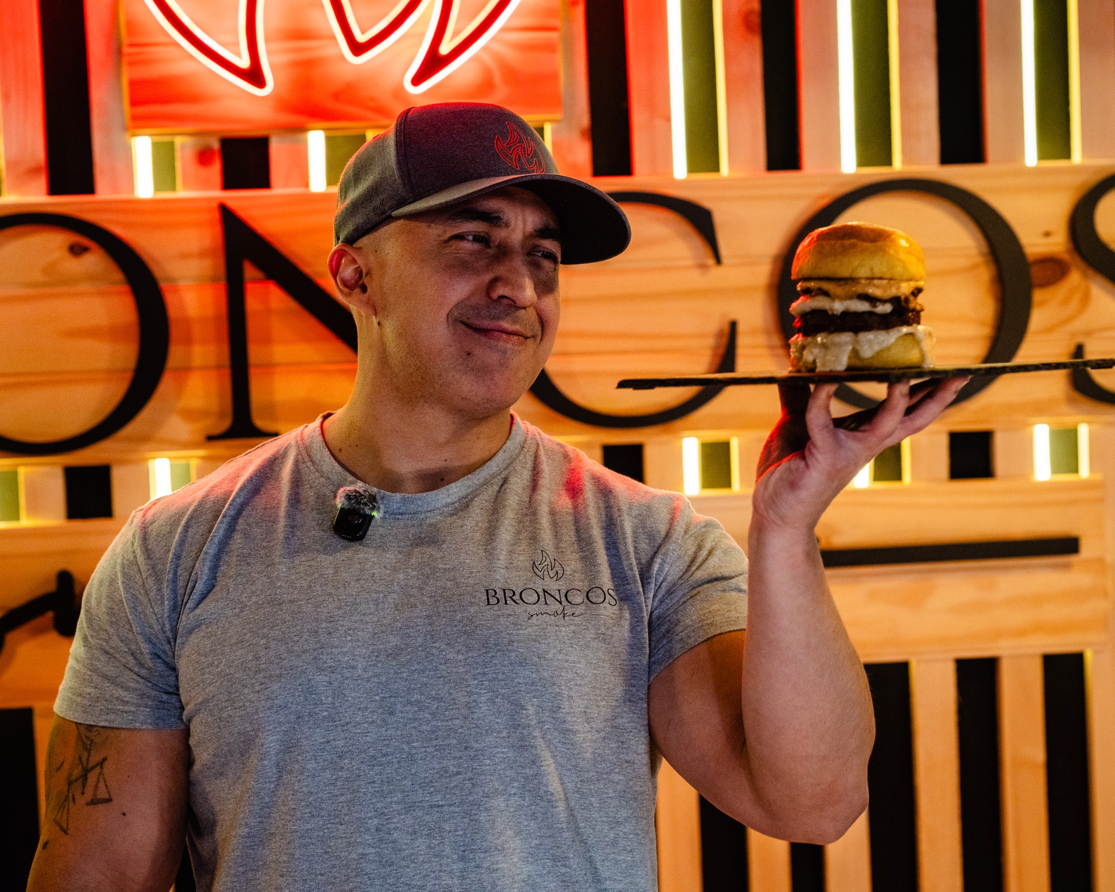 Retrato de marca y producto en Broncos Smoke